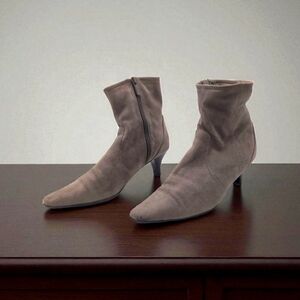 Apostrophe Carly Sz 7 Gray Heeled Boots